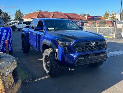 4th_Gen_Tacoma_02.jpg