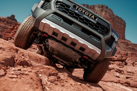 2025_Toyota_Tacoma_Trailhunter_001.jpg