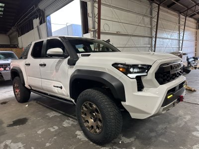 4th-Gen-Tacoma-Hidden-Winch-02.jpg