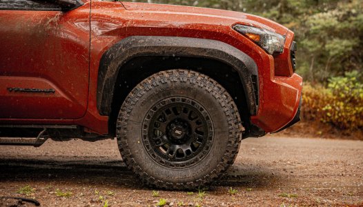 33%22 Mud terrain tires on 4th gen Tacoma.jpg