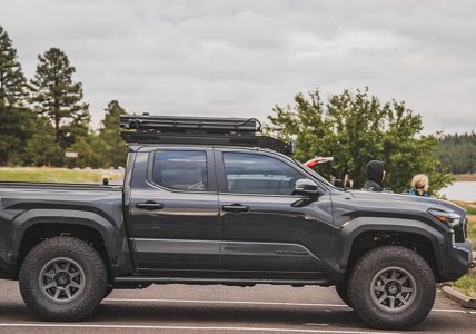 4th gen roof racks_0006_KC HiLites.jpg